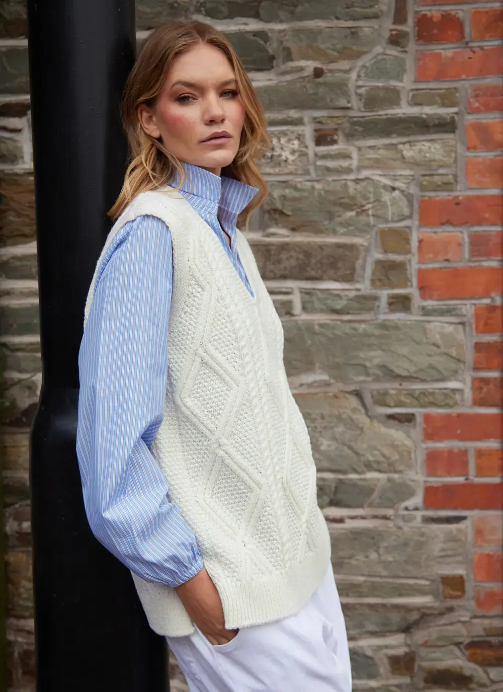 Cara Sleeveless V-Neck Sweater in Natural 